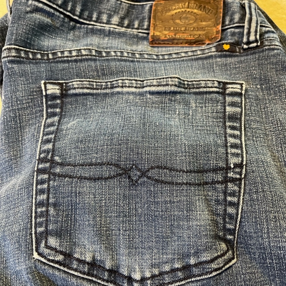 Lucky Brand Men's Straight Jeans in Washed Blue - Picture 5 of 6
